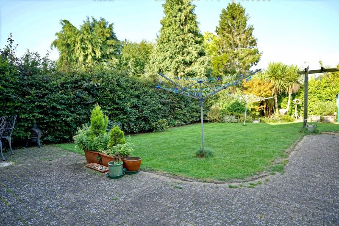 Manor Close, Wyton & Houghton, Cambridgeshire., 3 bedroom, SemiDetached