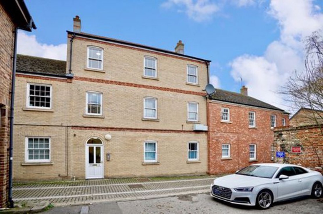 Royal Oak Passage, Huntingdon, 2 bedroom, Apartment
