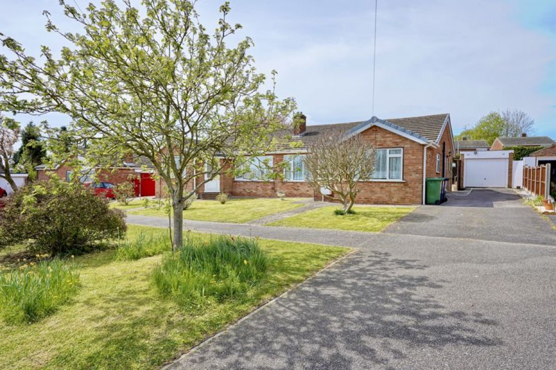 Amners Close, Huntingdon, Cambridgeshire., 2 bedroom, SemiDetached