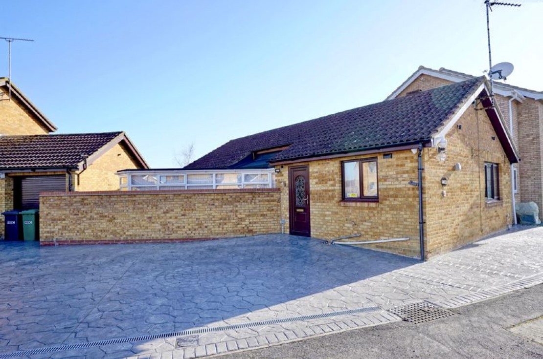 Roundhills Way, Sawtry, Cambridgeshire., 2 bedroom, Detached