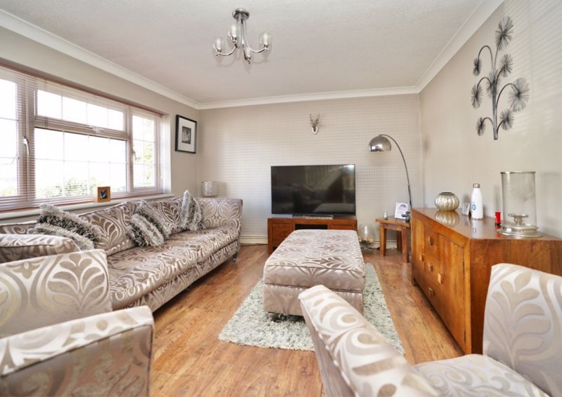 Manor Drive, Sawtry, Cambridgeshire., 3 bedroom, SemiDetached