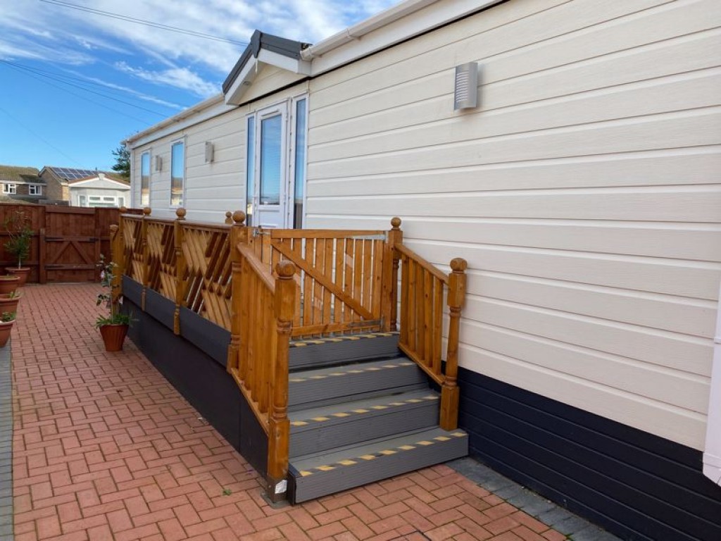 St. Neots Mobile Home Park, Eynesbury, St. Neots., 2 bedroom, Detached