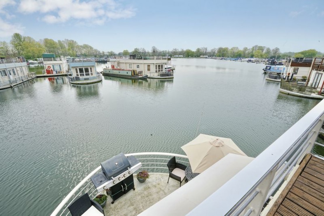 Banks End, Wyton, Cambridgeshire., 2 bedroom, Detached